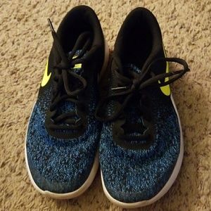 Nike Tennis Shoes size 5Y